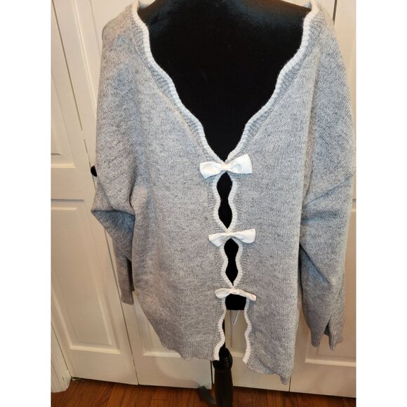 SHEIN Sweaters - Gray/White Bow Sweater Scalloped Hem 4XL Coquette Feminine Preppy Party Cute